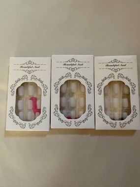 NIP Beautiful Nail
3 Sets of White Natural False Nails
Easy Apply Glue On Nails